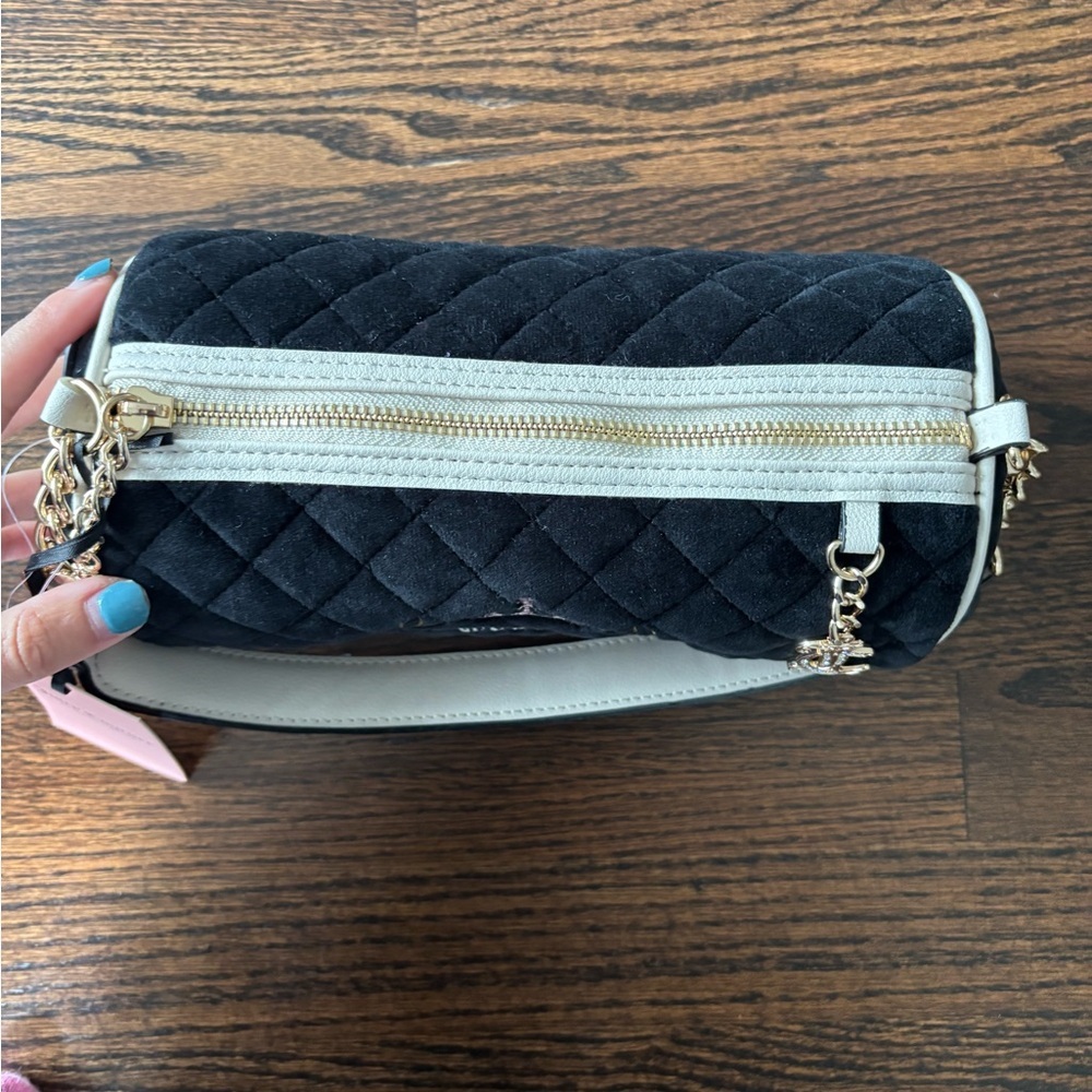 Juicy Couture Black Quilted Barrel Shoulder Bag - Picture 4 of 4